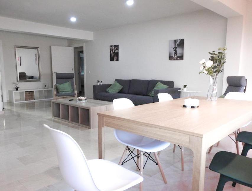 Carihuela Beach Suite Apartment Торремолинос Экстерьер фото