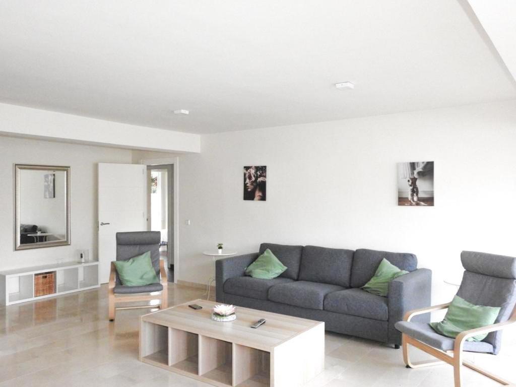 Carihuela Beach Suite Apartment Торремолинос Экстерьер фото
